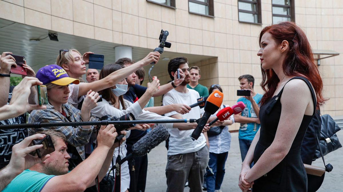 Soud uložil Navalného mluvčí Jarmyšové rok a půl omezení svobody
